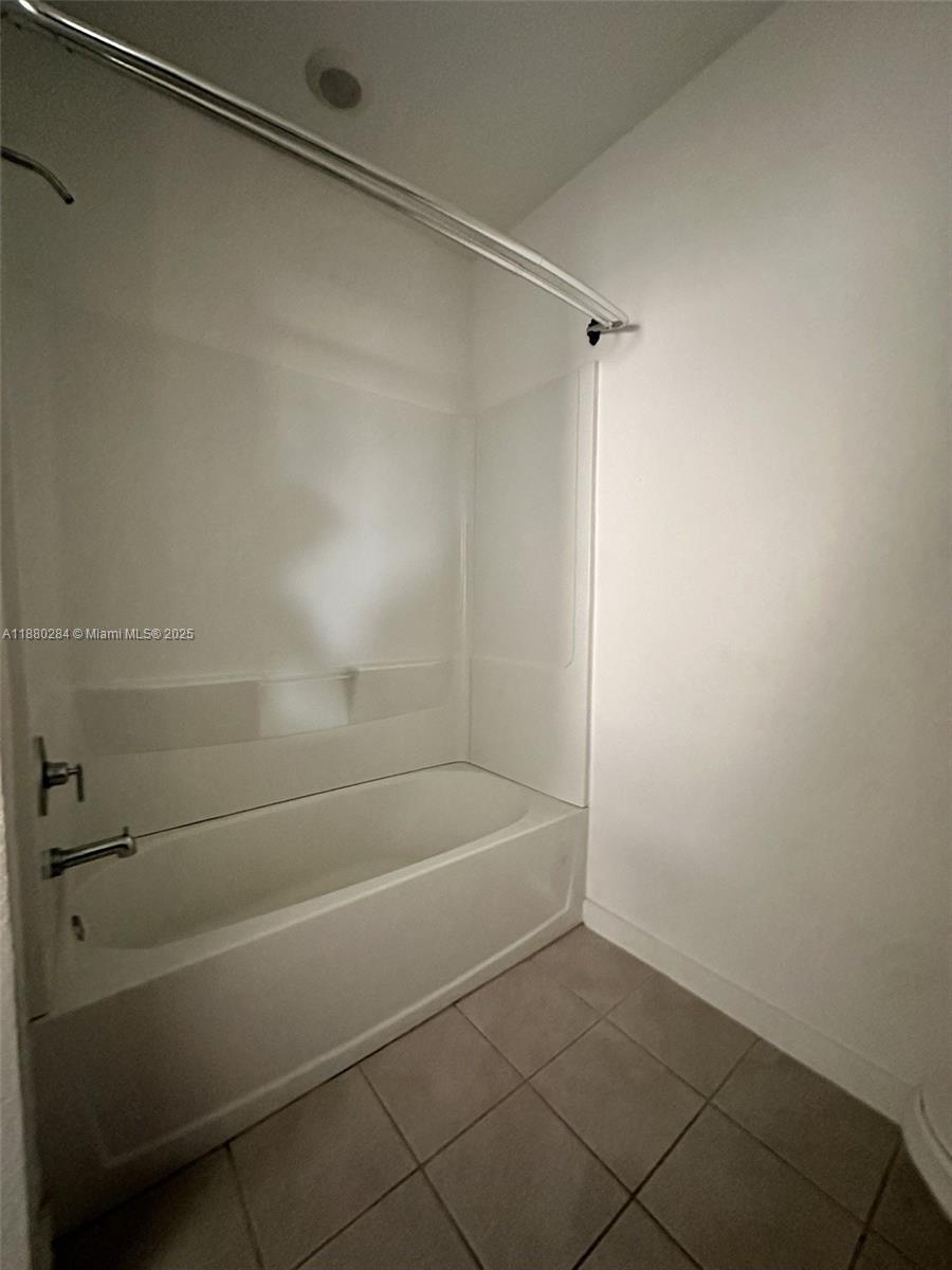 619 4 / 3 2154 sq. ft. $ 2025-09-17 0 foto