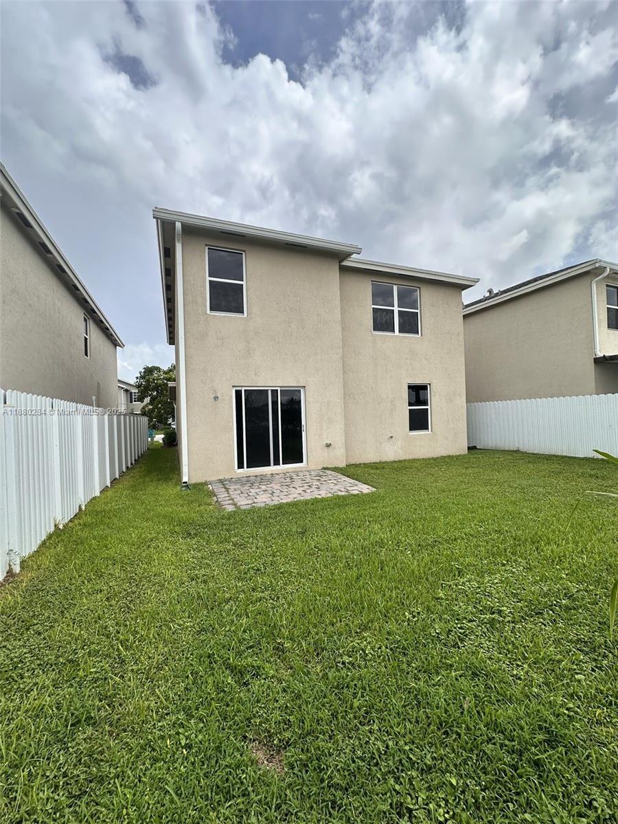 619 4 / 3 2154 sq. ft. $ 2025-09-17 0 foto