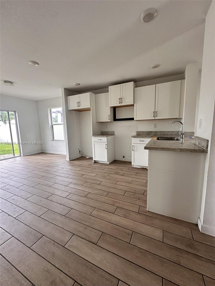 619 4 / 3 2154 sq. ft. $ 2025-09-17 0 foto