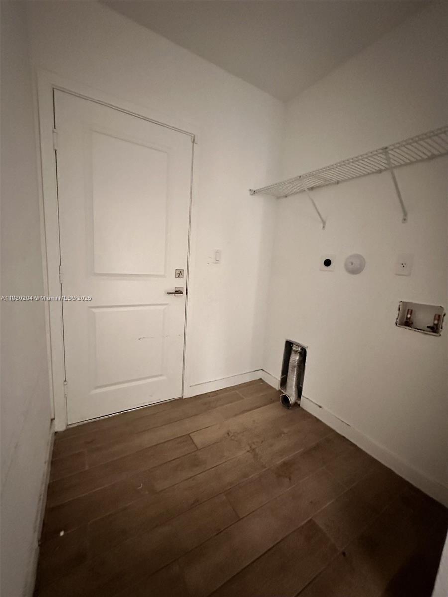 619 4 / 3 2154 sq. ft. $ 2025-09-17 0 foto