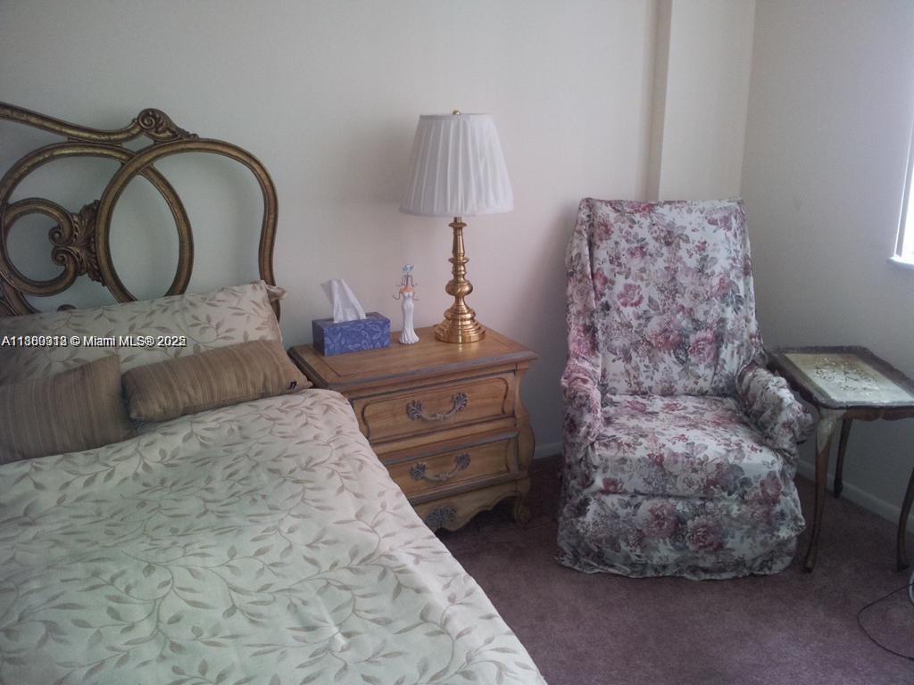 See details 706 1 / 2 943 sq. ft. $ 2025-09-17 0 Photo