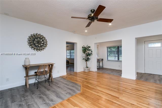   /  3042 sq. ft. $ 2025-09-17 0 Photo