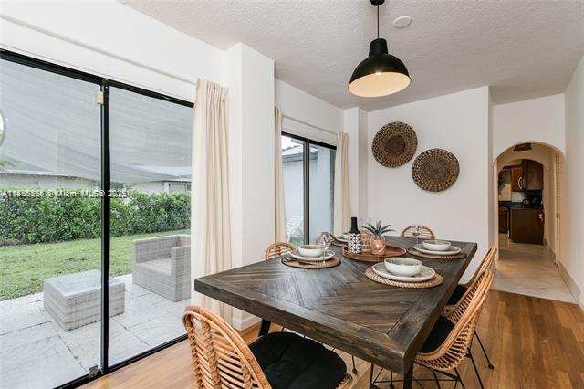   /  3042 sq. ft. $ 2025-09-17 0 Photo