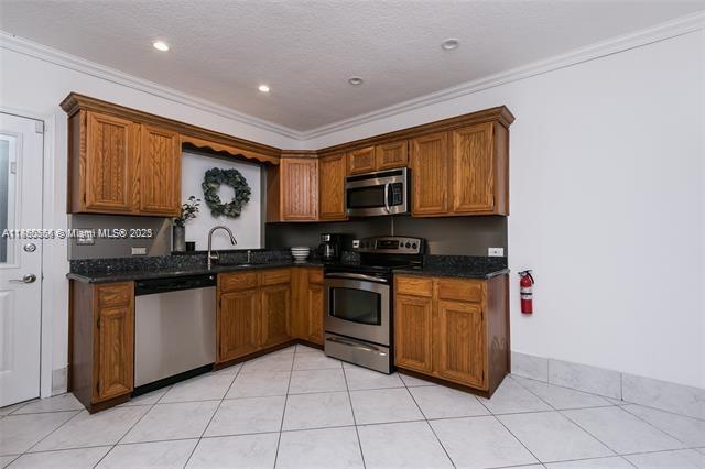   /  3042 sq. ft. $ 2025-09-17 0 Photo