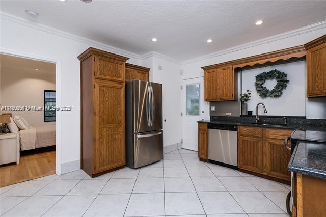   /  3042 sq. ft. $ 2025-09-17 0 Photo