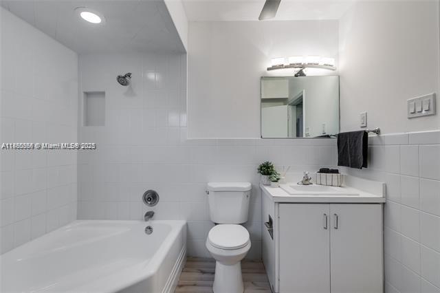   /  3042 sq. ft. $ 2025-09-17 0 Photo