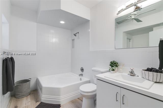   /  3042 sq. ft. $ 2025-09-17 0 Photo