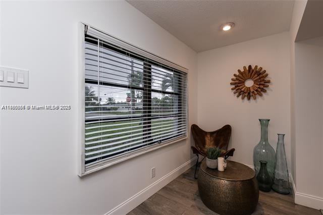   /  3042 sq. ft. $ 2025-09-17 0 Photo