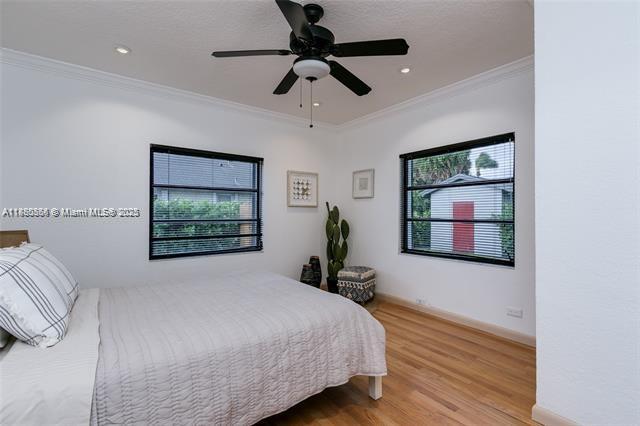   /  3042 sq. ft. $ 2025-09-17 0 Photo