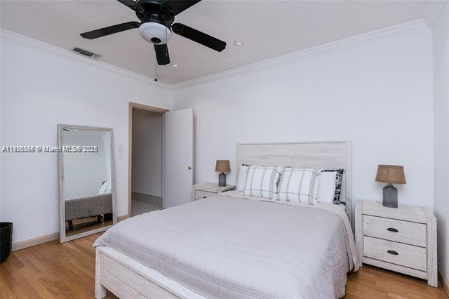   /  3042 sq. ft. $ 2025-09-17 0 Photo