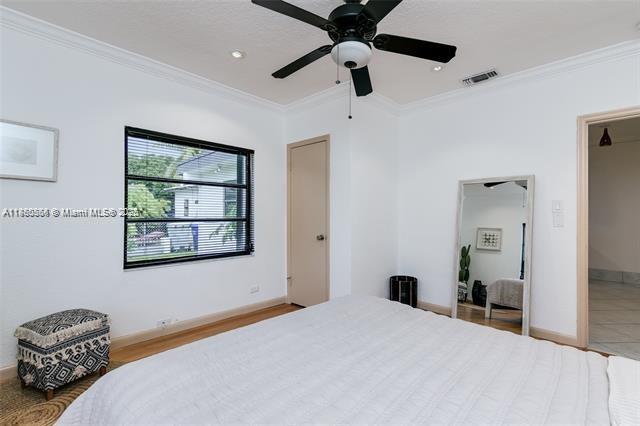   /  3042 sq. ft. $ 2025-09-17 0 Photo