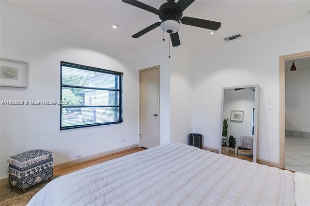   /  3042 sq. ft. $ 2025-09-17 0 Photo