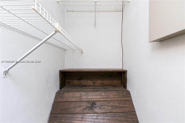   /  3042 sq. ft. $ 2025-09-17 0 Photo