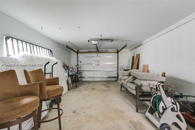   /  3042 sq. ft. $ 2025-09-17 0 Photo