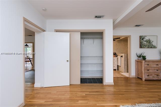   /  3042 sq. ft. $ 2025-09-17 0 Photo