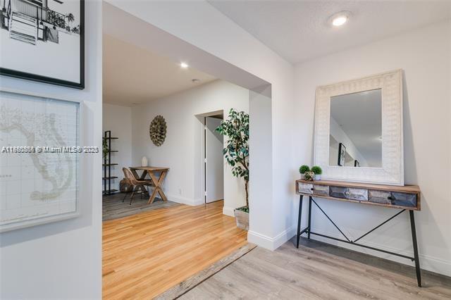   /  3042 sq. ft. $ 2025-09-17 0 Photo
