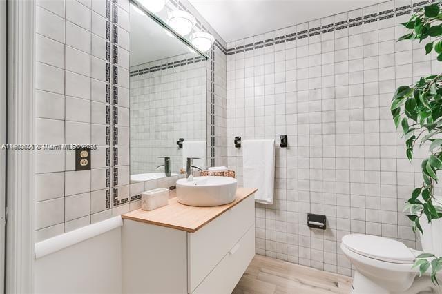   /  3042 sq. ft. $ 2025-09-17 0 Photo