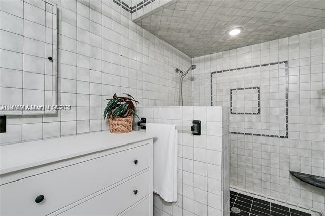   /  3042 sq. ft. $ 2025-09-17 0 Photo
