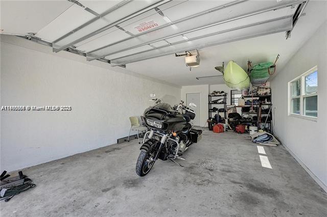  /  3042 sq. ft. $ 2025-09-17 0 Photo