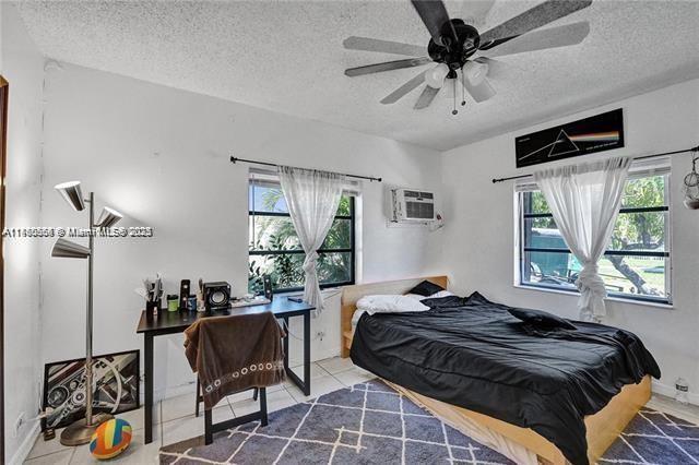   /  3042 sq. ft. $ 2025-09-17 0 Photo