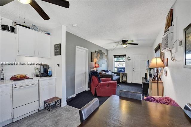   /  3042 sq. ft. $ 2025-09-17 0 Photo