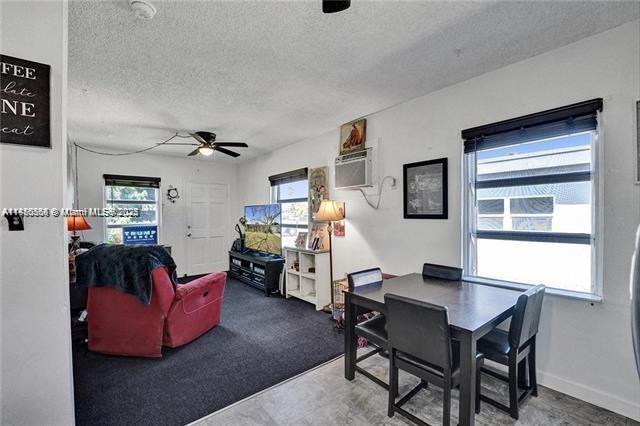  /  3042 sq. ft. $ 2025-09-17 0 Photo