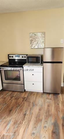   /  3042 sq. ft. $ 2025-09-17 0 Photo