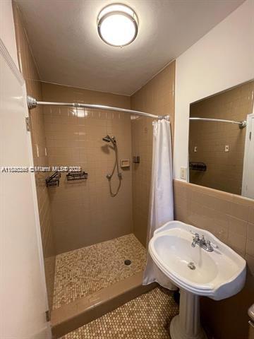   /  3042 sq. ft. $ 2025-09-17 0 Photo