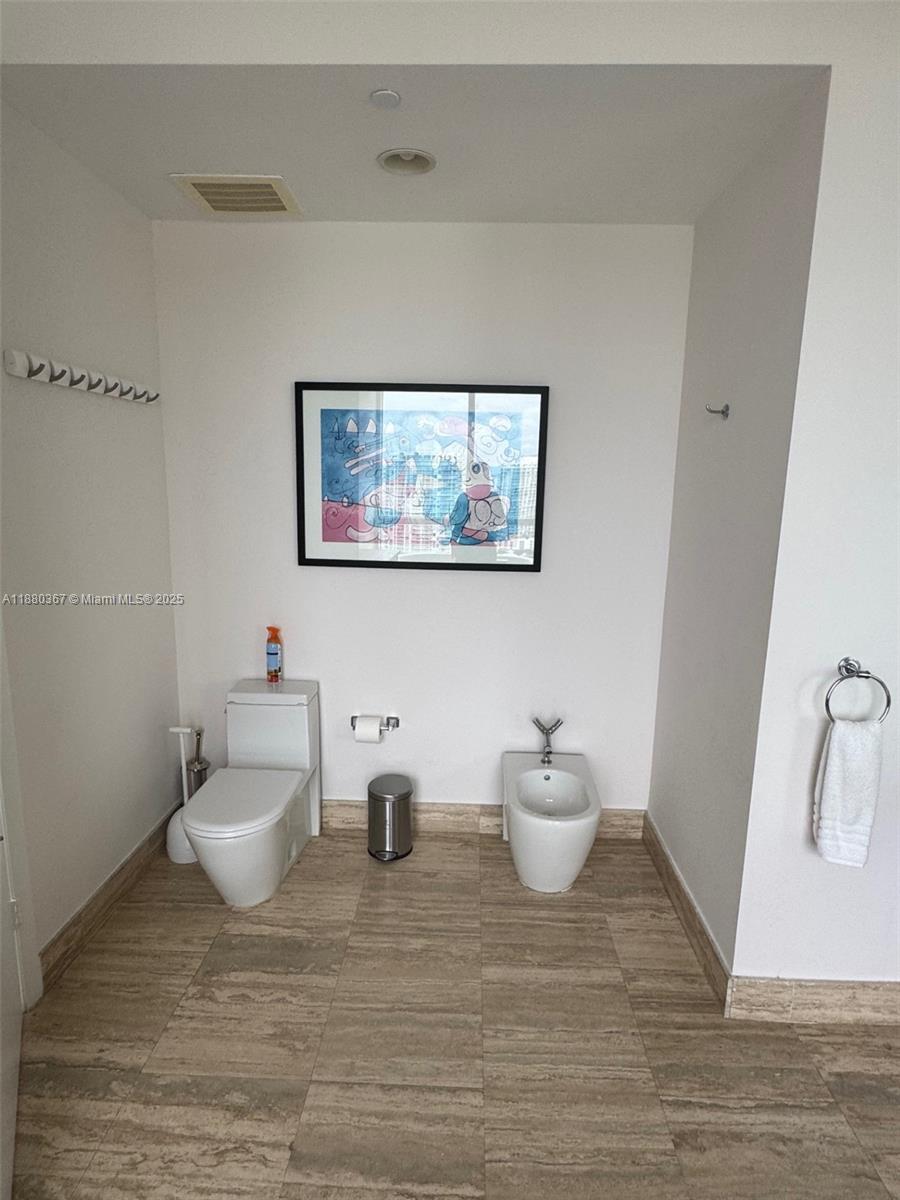 2304 3 / 4 2327 sq. ft. $ 2025-09-17 0 Photo