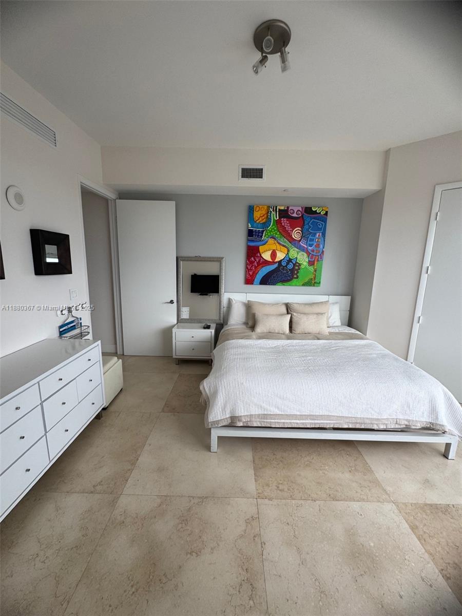 2304 3 / 4 2327 sq. ft. $ 2025-09-17 0 Photo