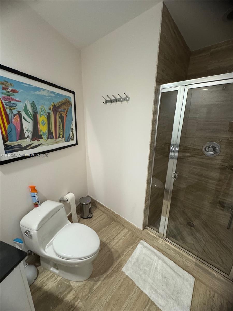 2304 3 / 4 2327 sq. ft. $ 2025-09-17 0 Photo