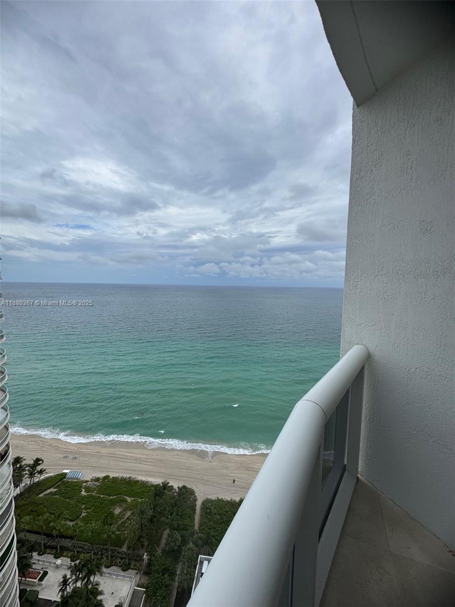 2304 3 / 4 2327 sq. ft. $ 2025-09-17 0 Photo
