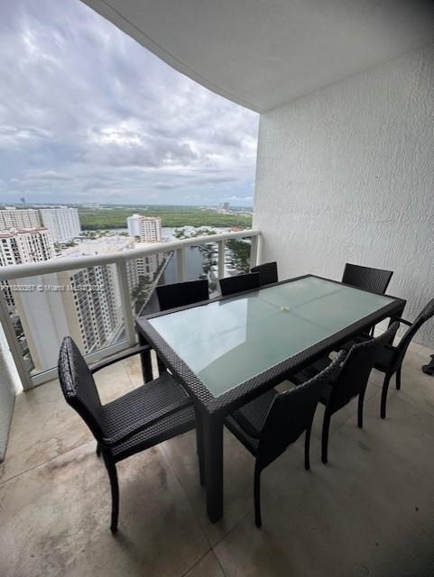 2304 3 / 4 2327 sq. ft. $ 2025-09-17 0 Photo