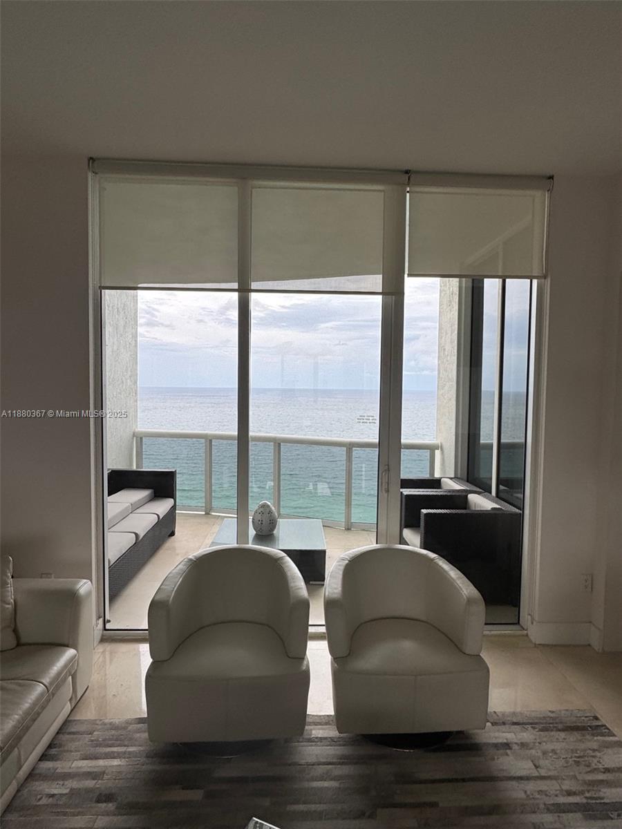 2304 3 / 4 2327 sq. ft. $ 2025-09-17 0 Photo