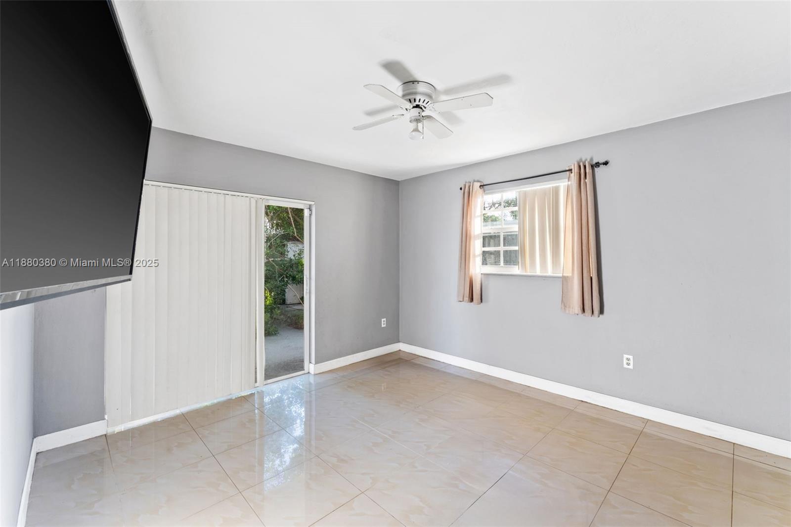 See details 7820 4 / 2 1641 sq. ft. $ 2025-09-17 0 Photo