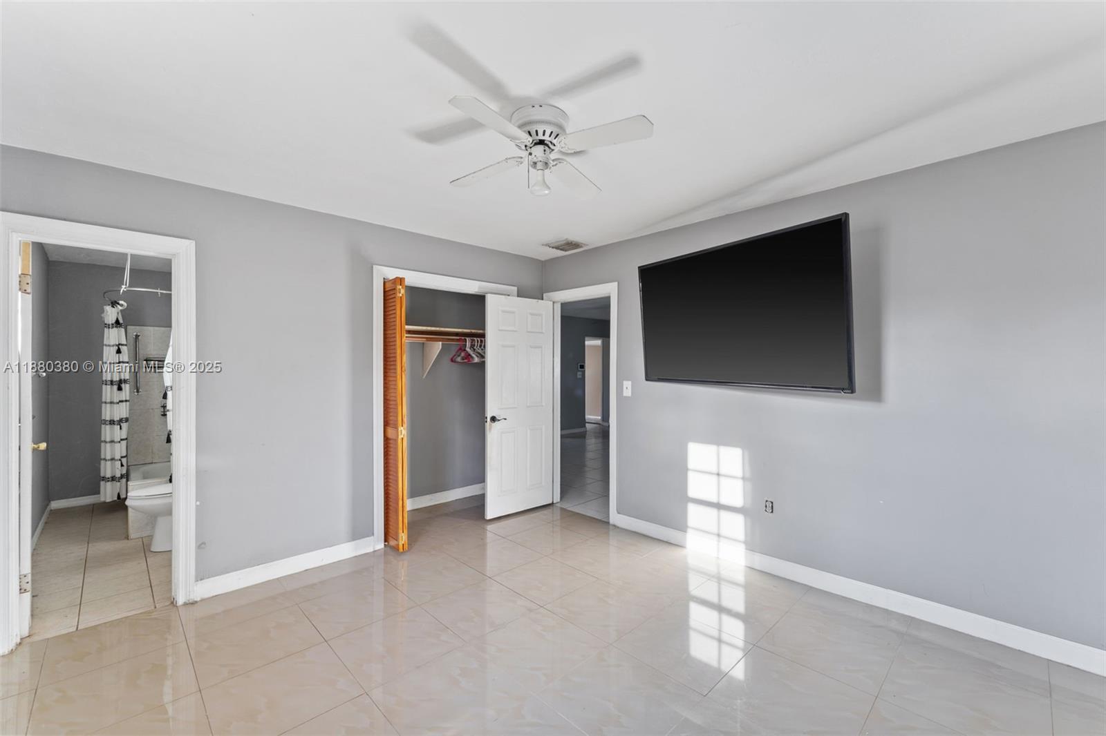 See details 7820 4 / 2 1641 sq. ft. $ 2025-09-17 0 Photo