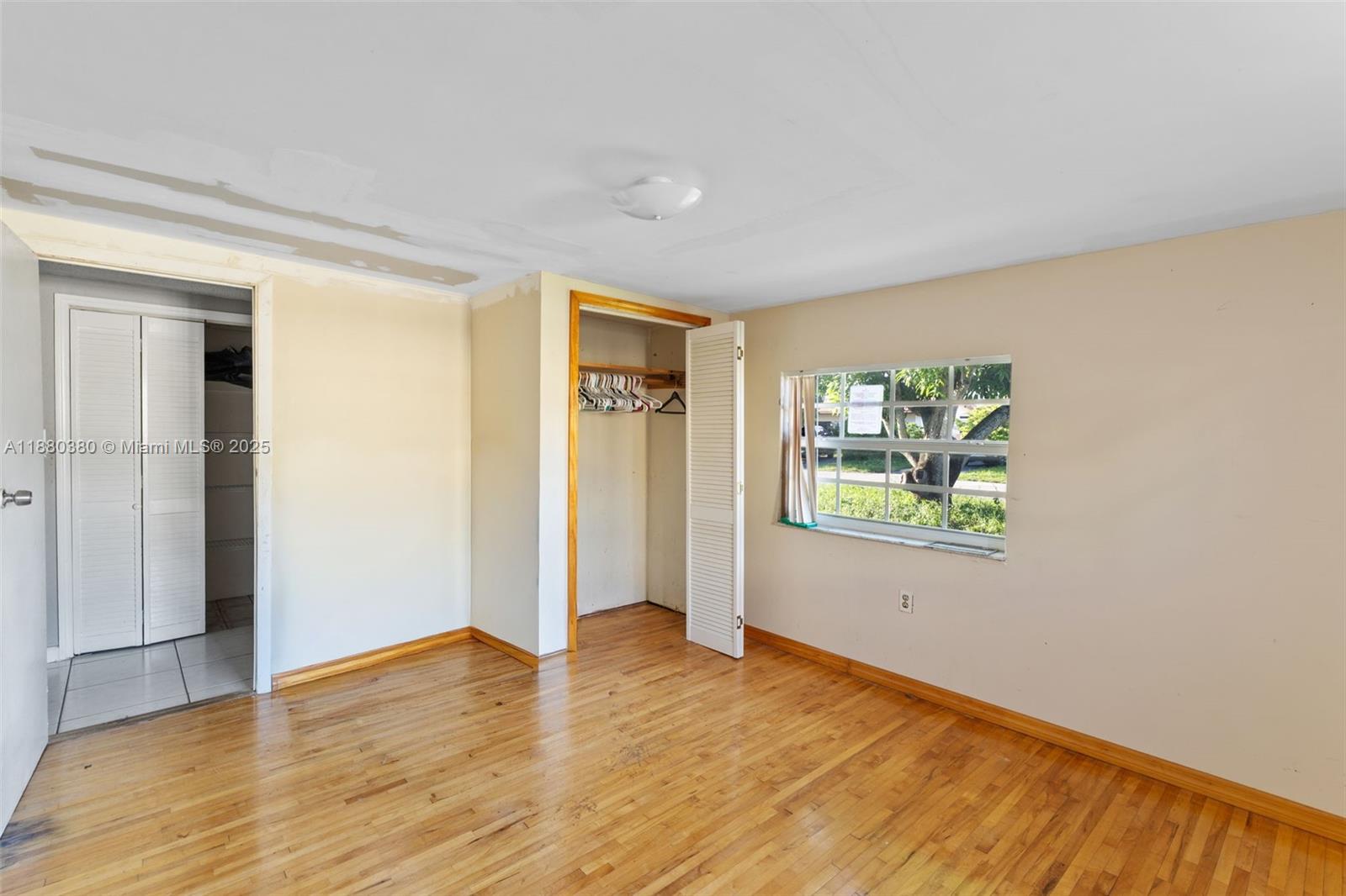 See details 7820 4 / 2 1641 sq. ft. $ 2025-09-17 0 Photo