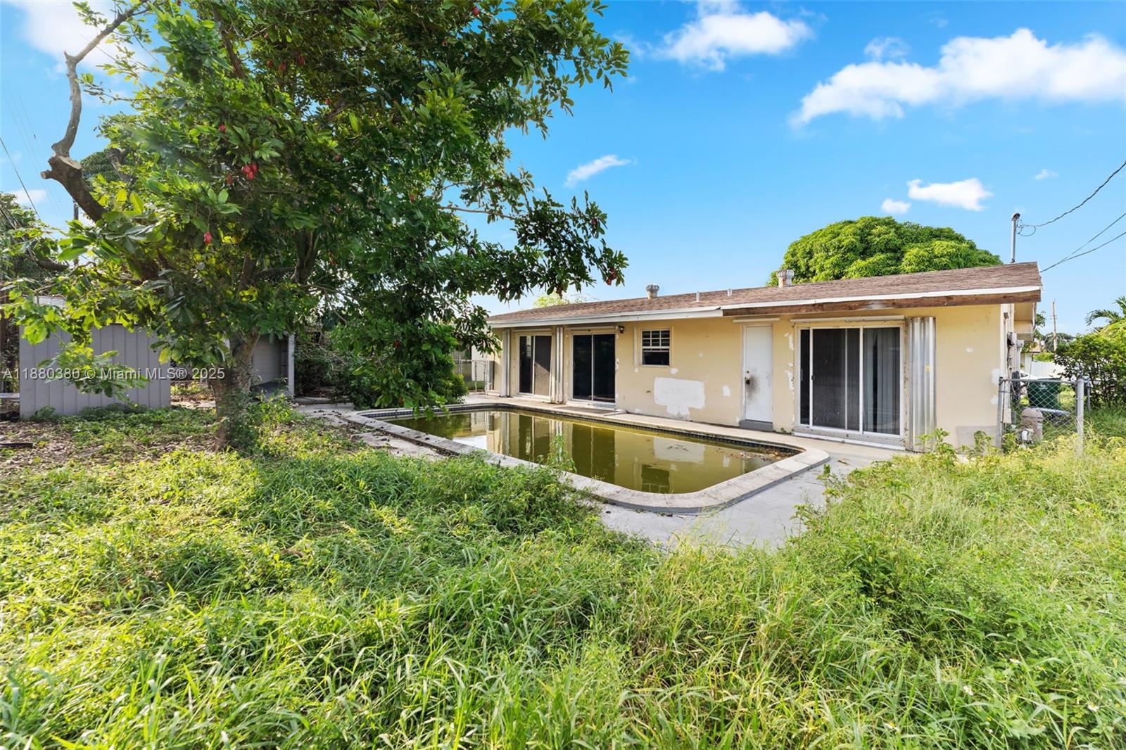 See details 7820 4 / 2 1641 sq. ft. $ 2025-09-17 0 Photo
