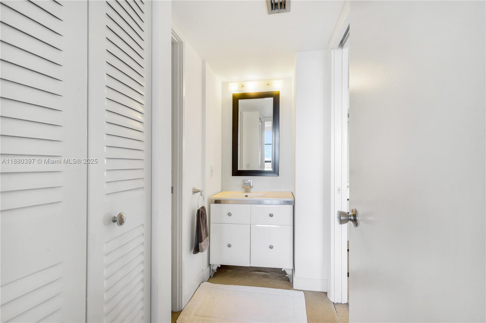 Photo of 3701 Country Club Dr  #1604, Aventura, Florida, 33180 - 