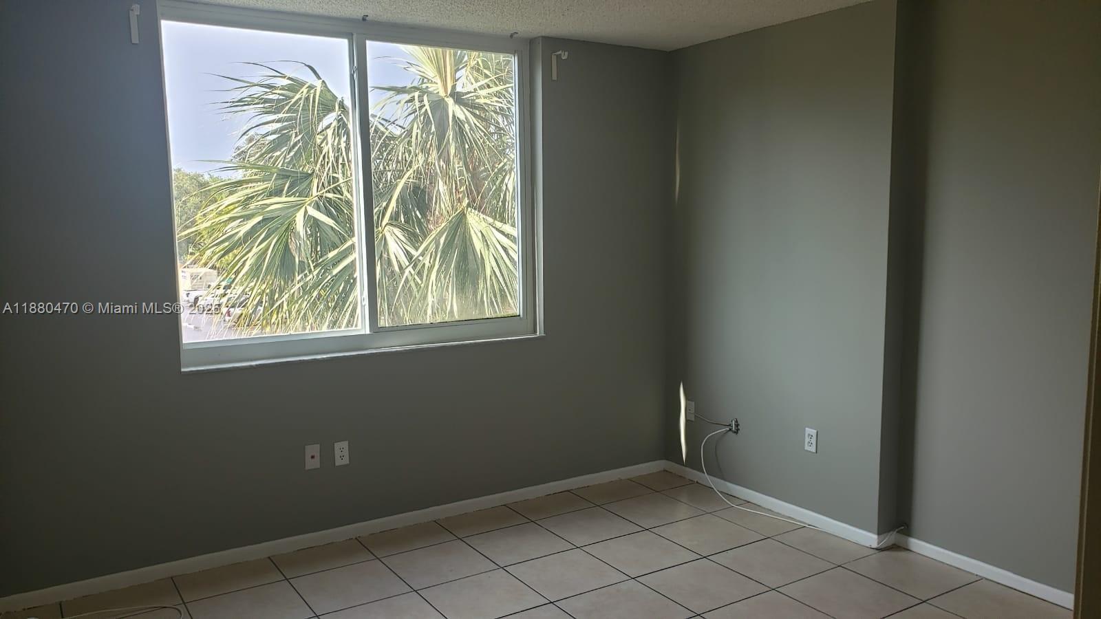 301 2 / 2 1150 sq. ft. $ 2025-09-17 0 Photo