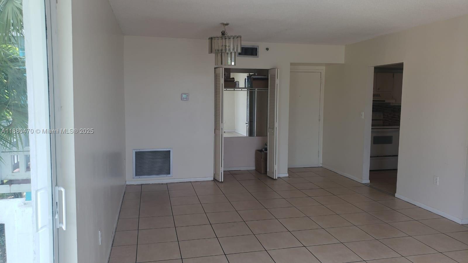 301 2 / 2 1150 sq. ft. $ 2025-09-17 0 Photo