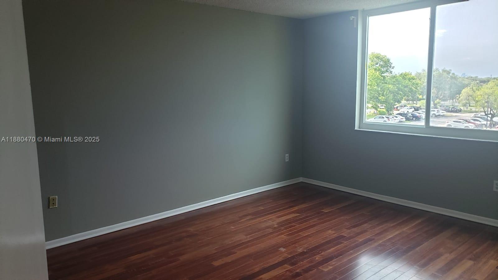 301 2 / 2 1150 sq. ft. $ 2025-09-17 0 Photo
