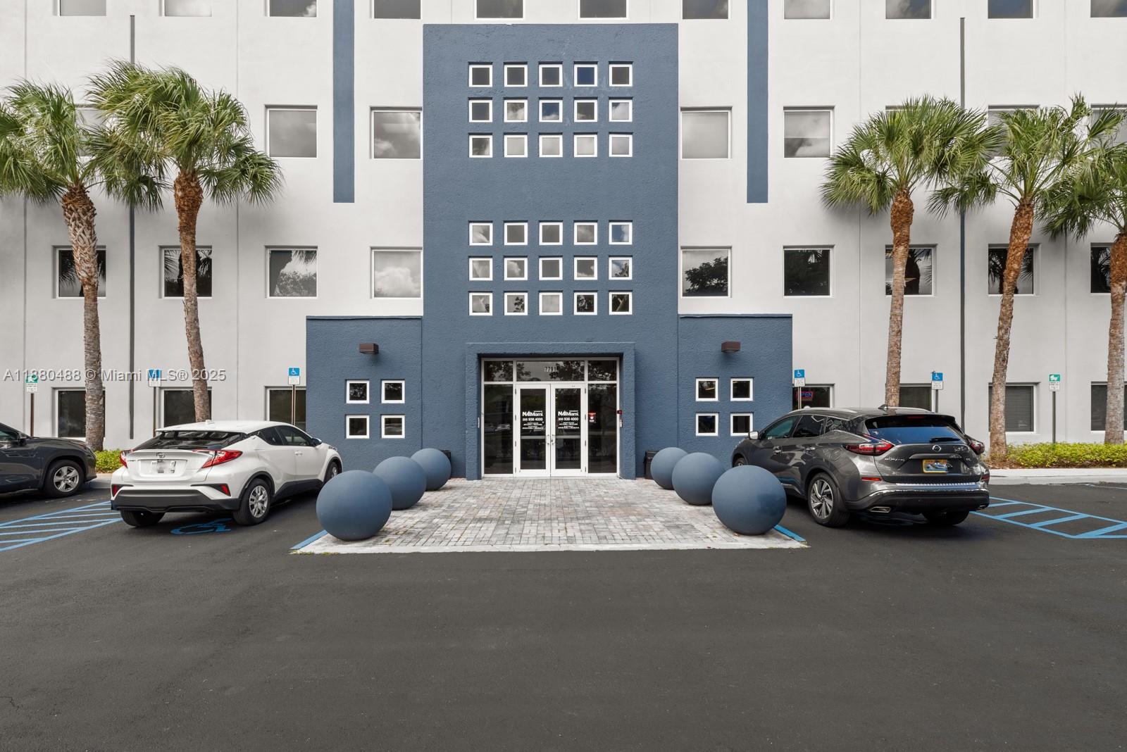 See details 203-204 / sq. ft. $ 2025-09-17 0 Photo