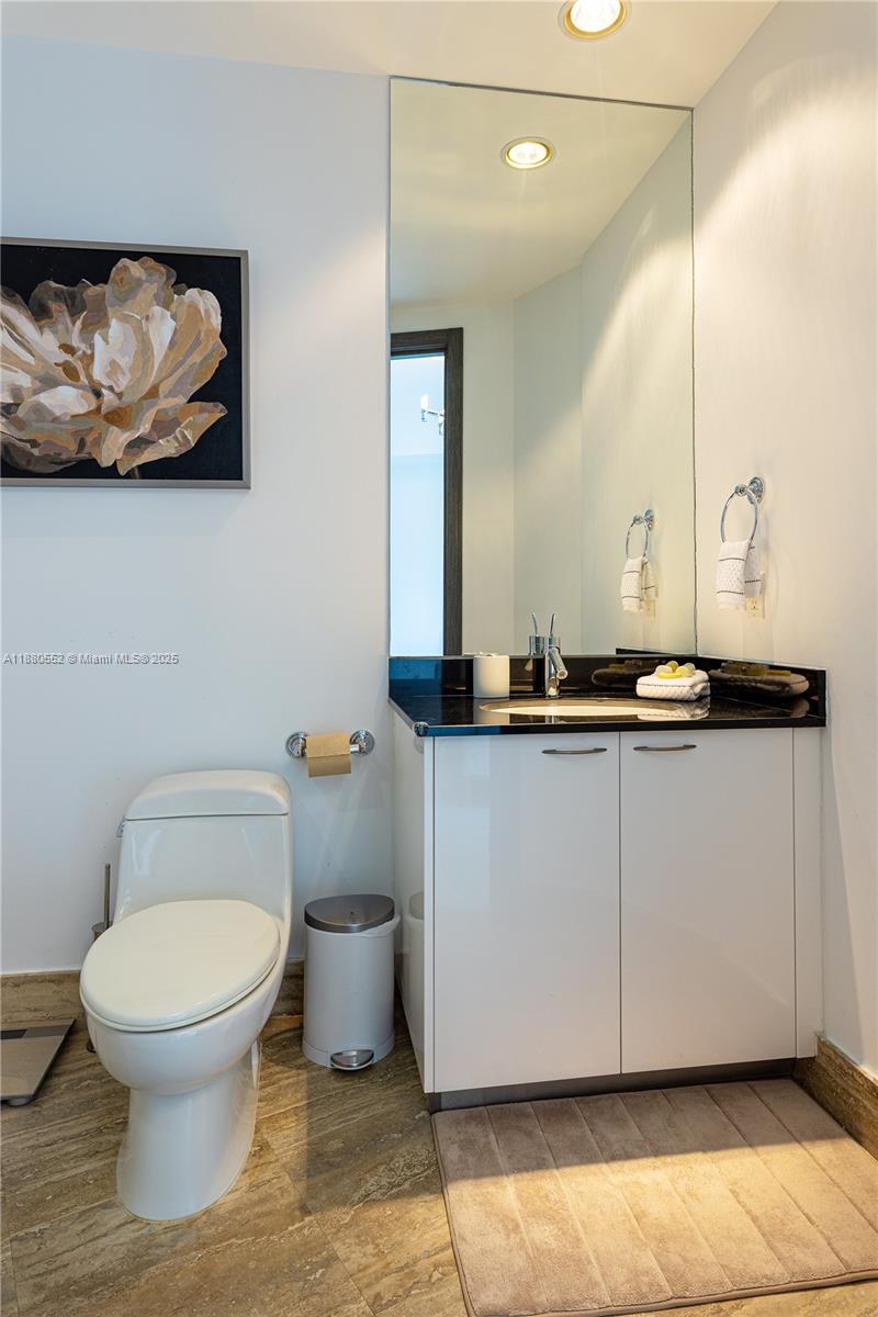 See details 606 3 / 4 2327 sq. ft. $ 2025-09-17 0 Photo