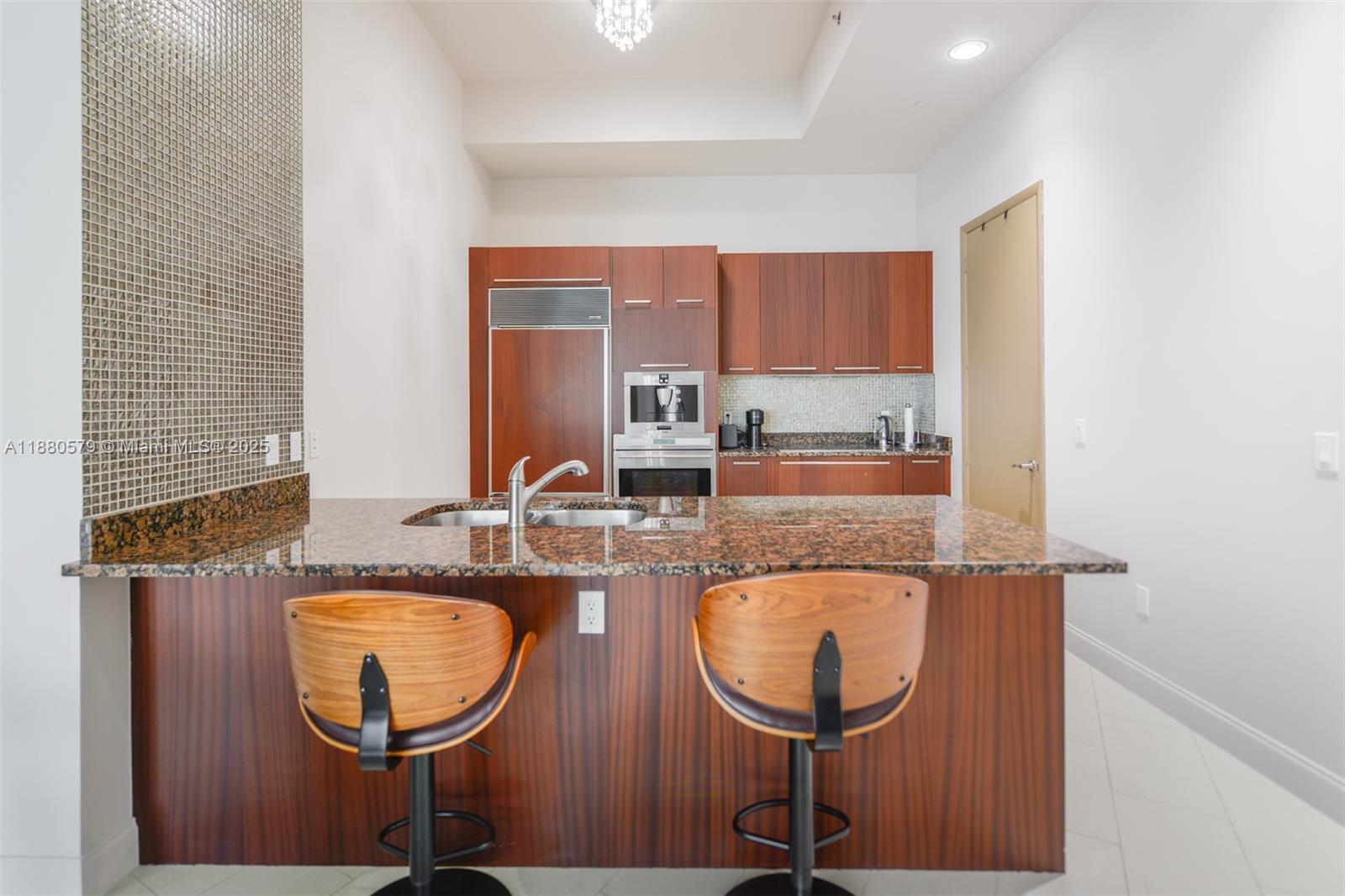 4203 2 / 3 1962 sq. ft. $ 2025-09-17 0 Photo