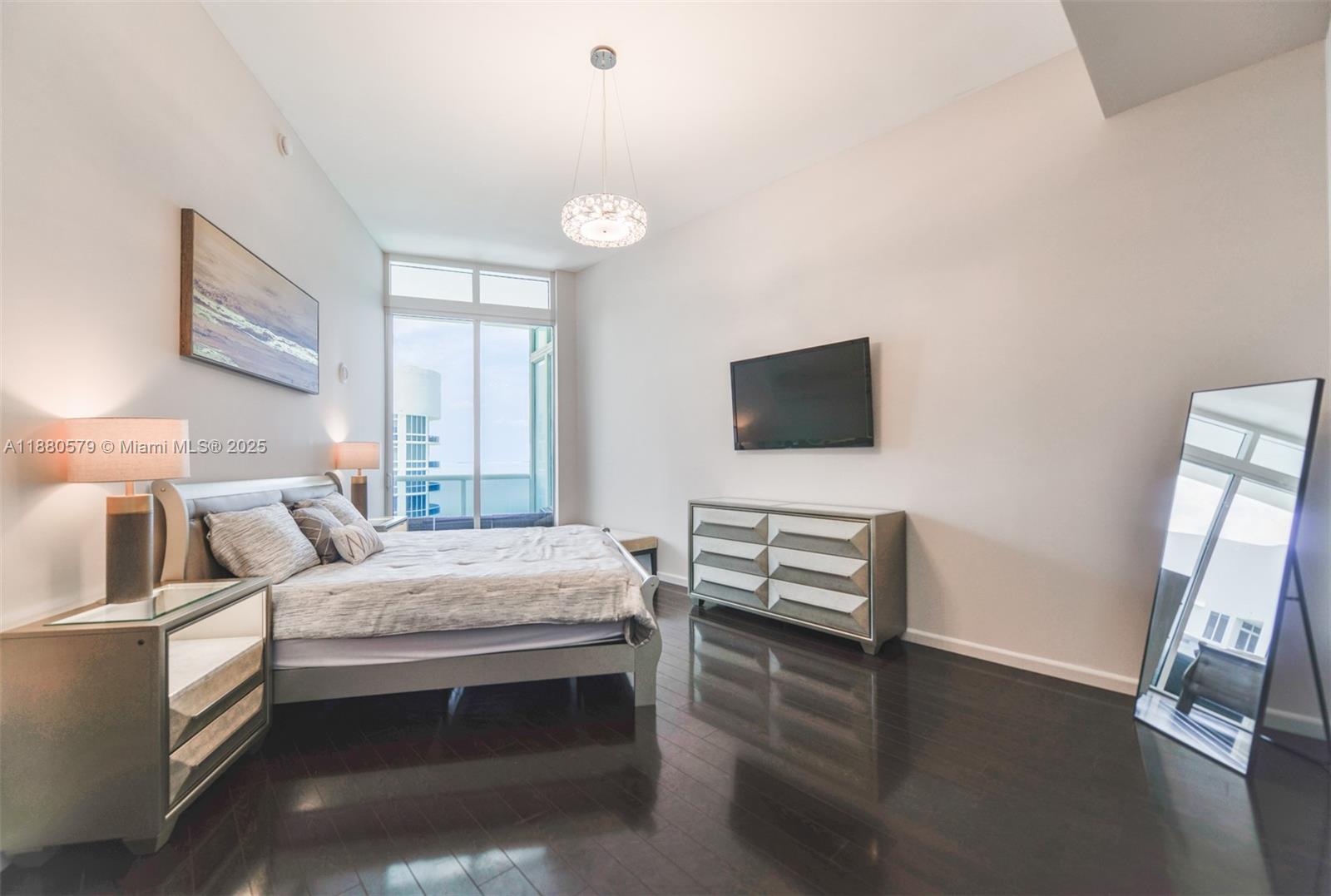 4203 2 / 3 1962 sq. ft. $ 2025-09-17 0 Photo