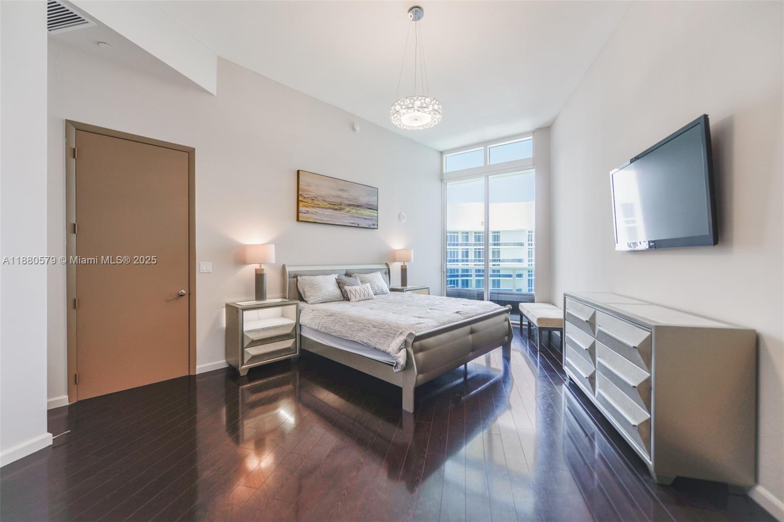 4203 2 / 3 1962 sq. ft. $ 2025-09-17 0 Photo