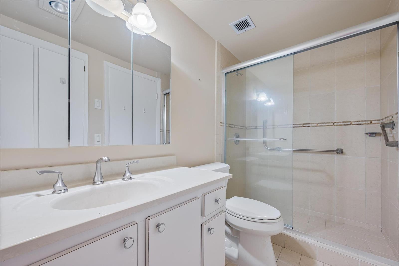 See details 315 1 / 884 sq. ft. $ 2026-06-06 0 Photo