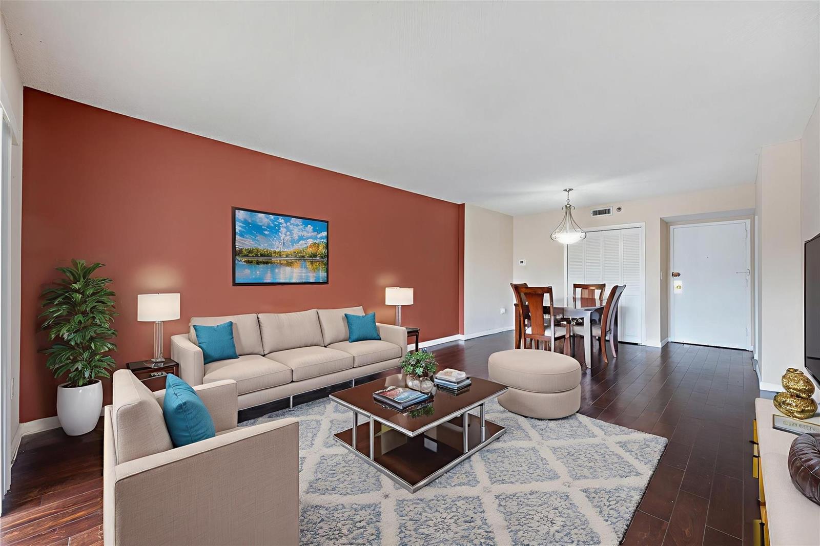 See details 315 1 / 884 sq. ft. $ 2026-06-06 0 Photo
