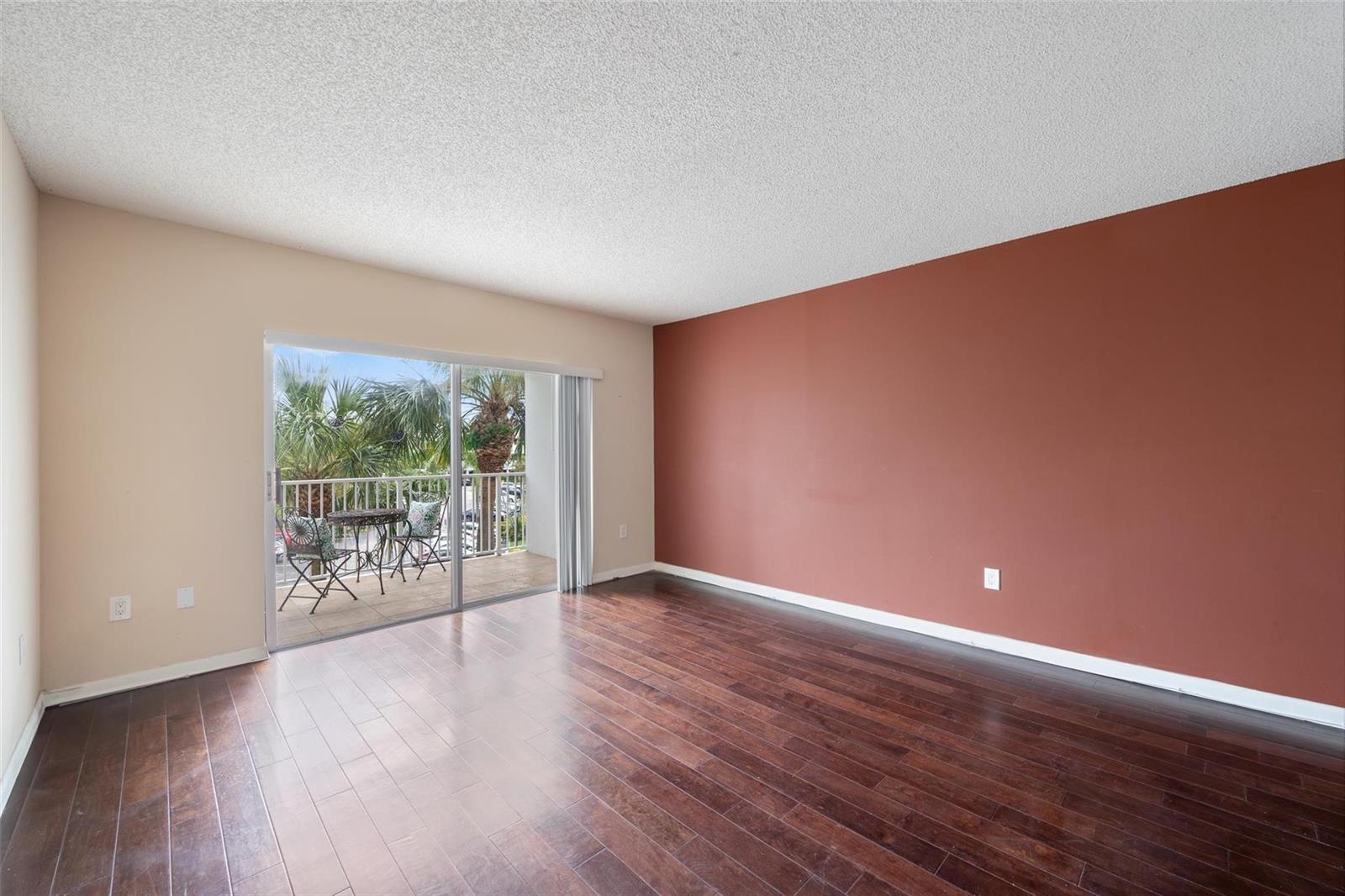 See details 315 1 / 884 sq. ft. $ 2026-06-06 0 Photo